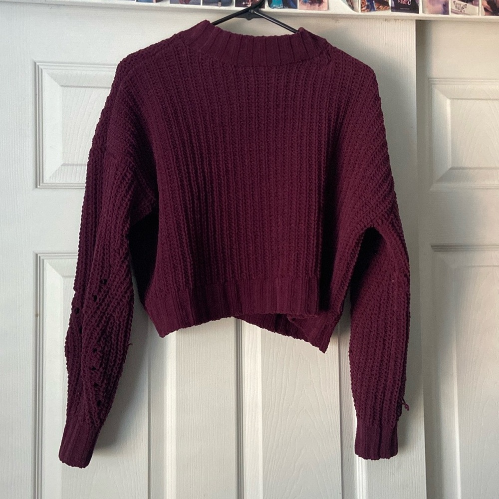 hollister maroon sweater
